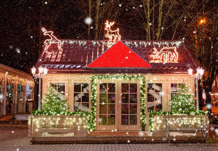 Hang outdoor lights around the Christmas